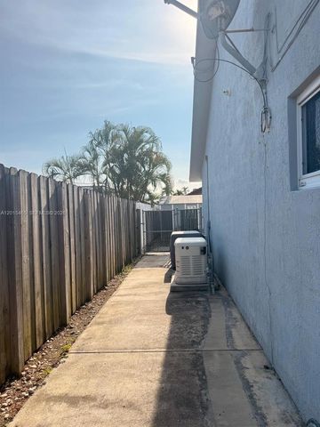 15046 SW 148th Place, Miami, FL 33196