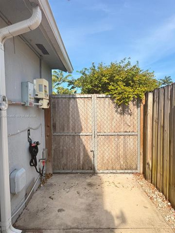 15046 SW 148th Place, Miami, FL 33196