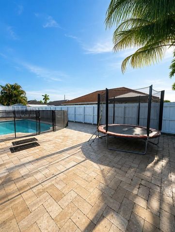 15046 SW 148th Place, Miami, FL 33196