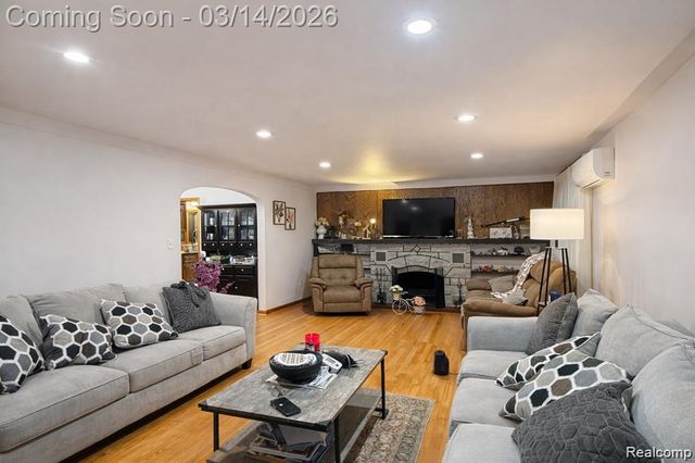 5441 Arden Avenue, Warren, MI 48092