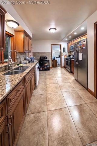 5441 Arden Avenue, Warren, MI 48092