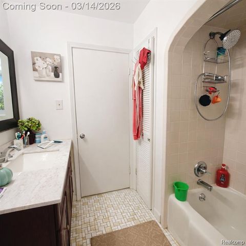 5441 Arden Avenue, Warren, MI 48092