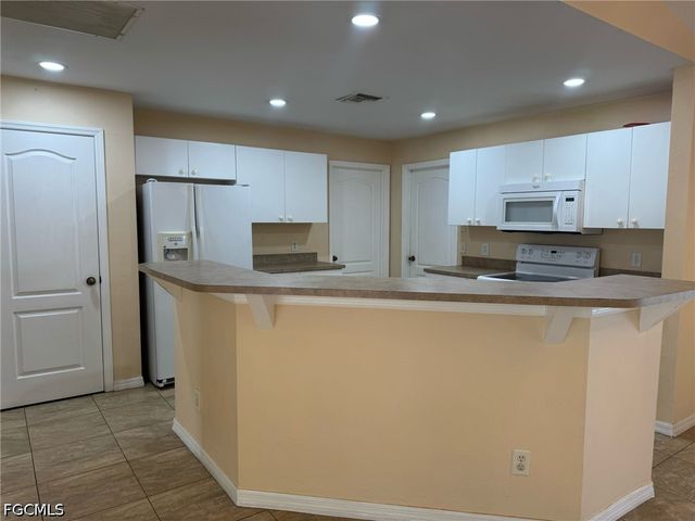 224 Kismet PKY E, Cape Coral, FL 33909