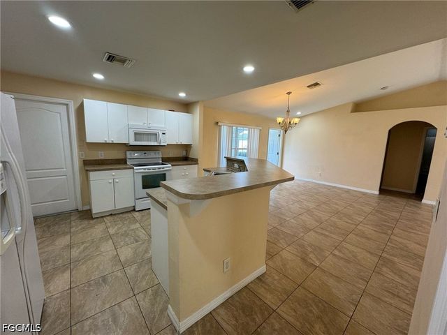 224 Kismet PKY E, Cape Coral, FL 33909