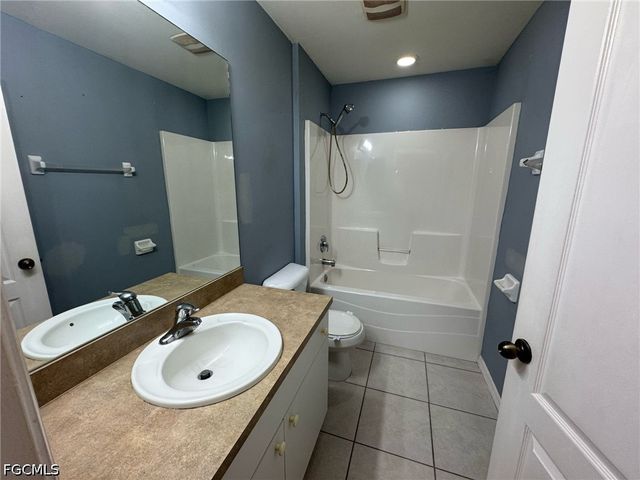 224 Kismet PKY E, Cape Coral, FL 33909