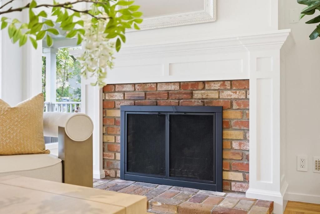 Image 10 of property listing at 2024 Eaton Avenue, San Carlos, CA 94070