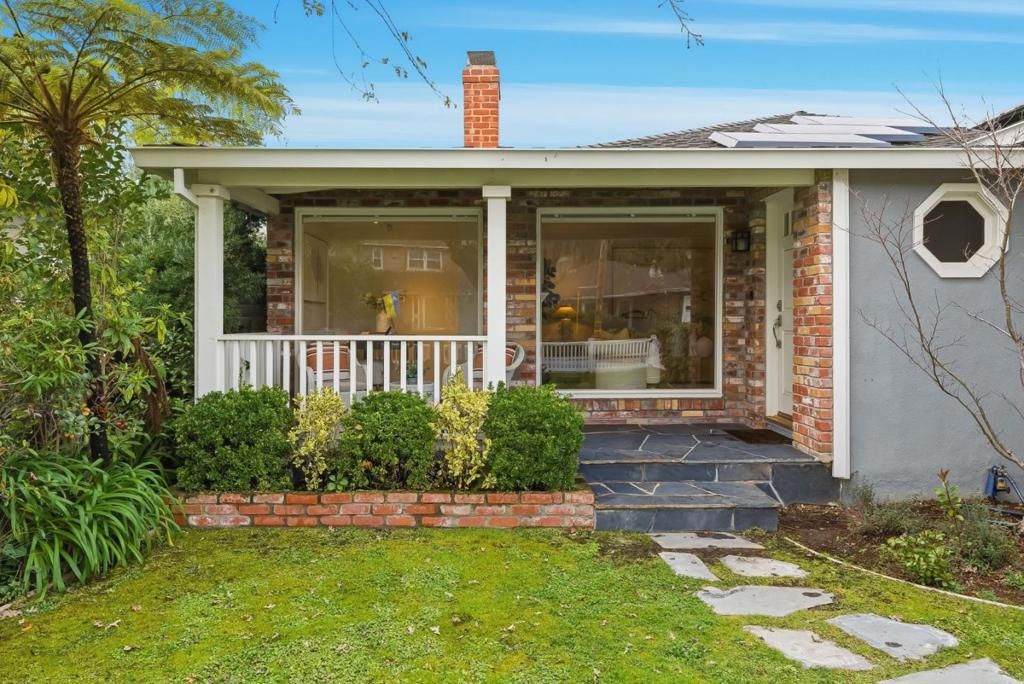 Image 3 of property listing at 2024 Eaton Avenue, San Carlos, CA 94070