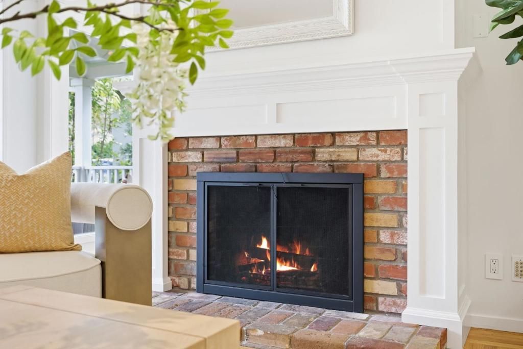 Image 9 of property listing at 2024 Eaton Avenue, San Carlos, CA 94070