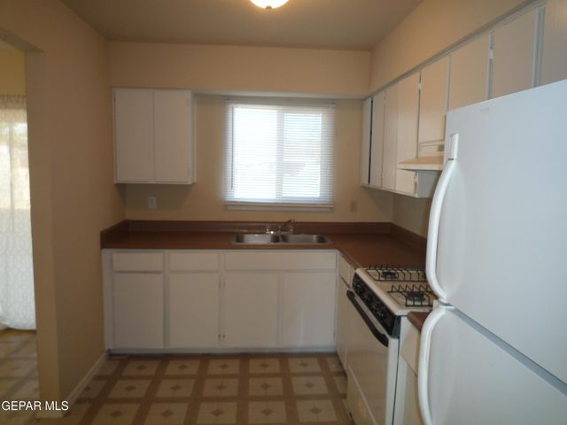 10708 LEVELLAND Place, El Paso, TX 79924
