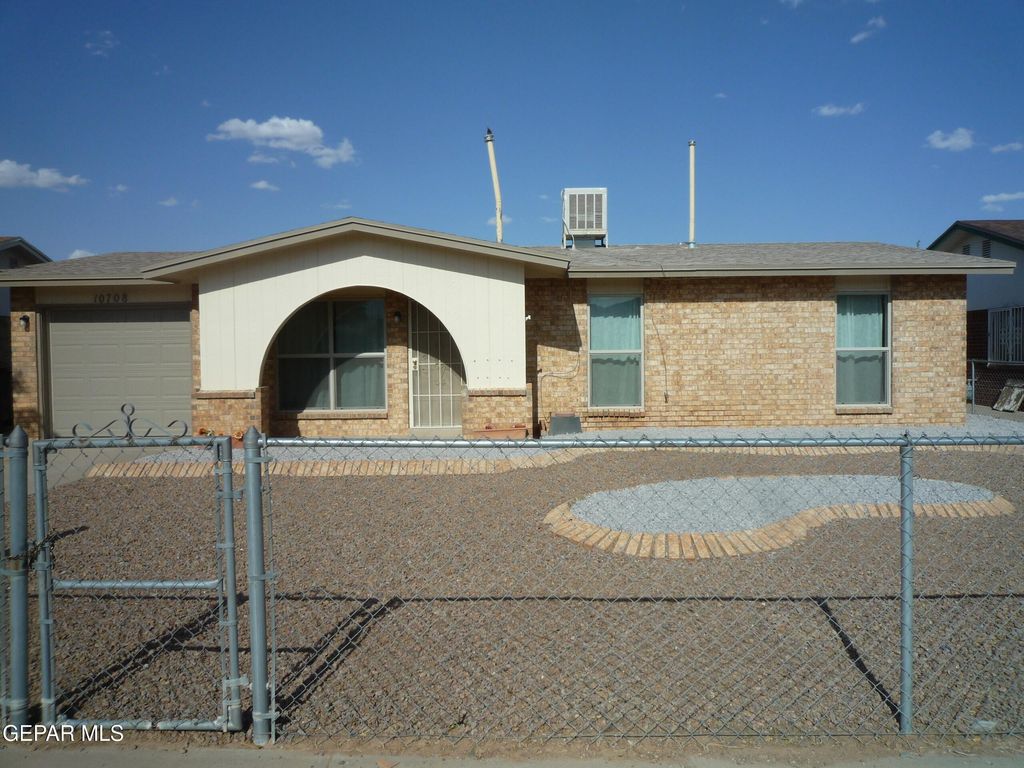 10708 LEVELLAND Place, El Paso, TX 79924