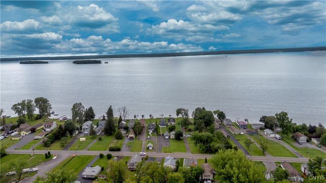 7215 Lakeshore Road, Cicero, NY 13039