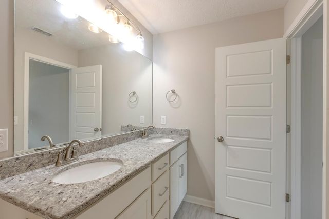 4327 Doral Dr, Murfreesboro, TN 37127
