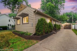69 E Annabelle Avenue, Hazel Park, MI 48030