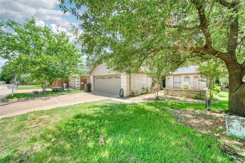 710 Chevy Chase, Bryan, TX 77802 — photo 2