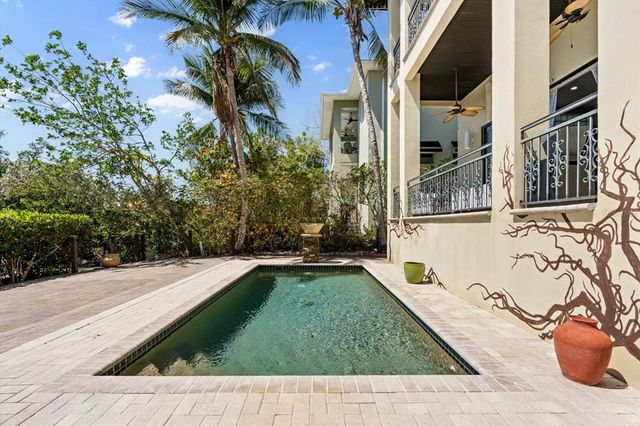 4964 COMMONWEALTH DRIVE, Sarasota, FL 34242