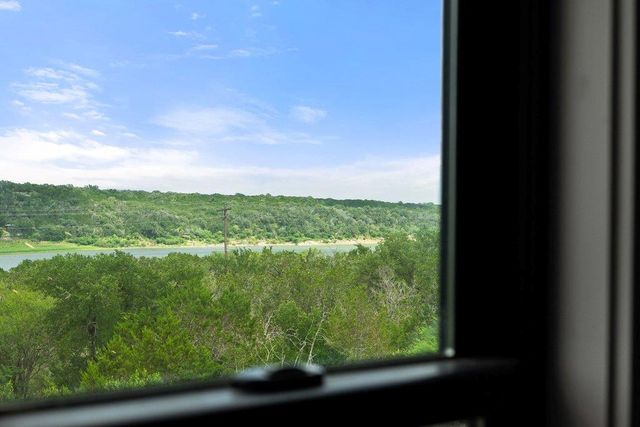 505 Broken Arrow DR, Spicewood, TX 78669