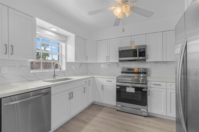 9075 SW 48th Ter 0, Miami, FL 33165