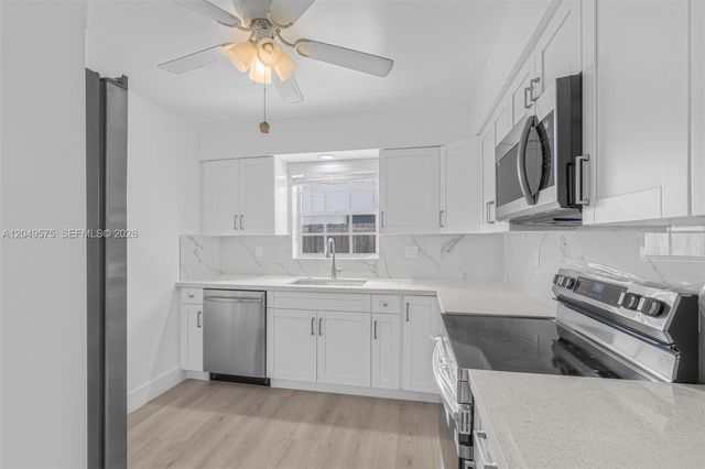 9075 SW 48th Ter 0, Miami, FL 33165