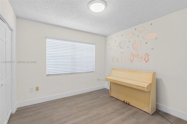 9075 SW 48th Ter 0, Miami, FL 33165