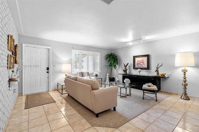 9075 SW 48th Ter 0, Miami, FL 33165