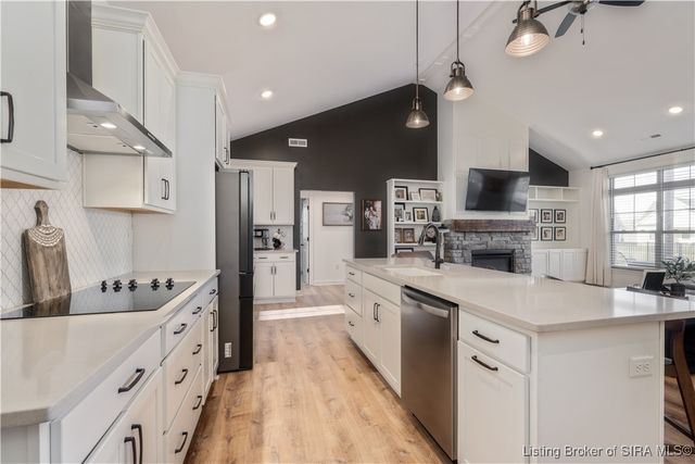 1810 Medinah Way, Henryville, IN 47126