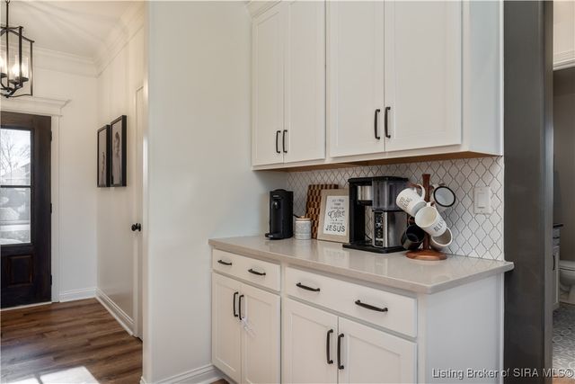 1810 Medinah Way, Henryville, IN 47126