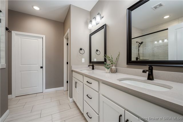 1810 Medinah Way, Henryville, IN 47126