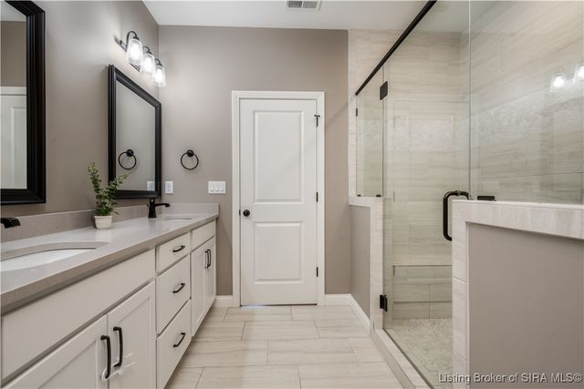 1810 Medinah Way, Henryville, IN 47126