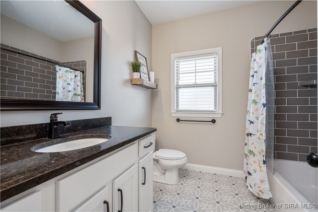 1810 Medinah Way, Henryville, IN 47126