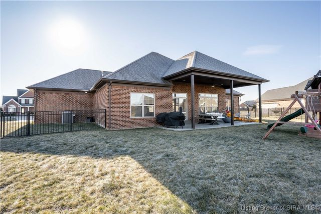 1810 Medinah Way, Henryville, IN 47126