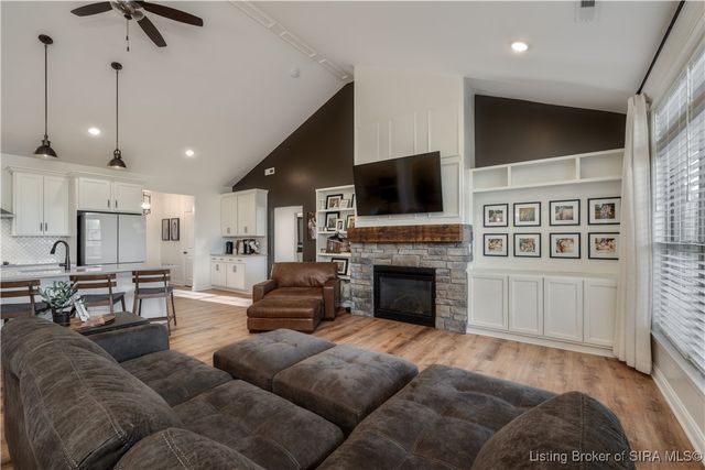 1810 Medinah Way, Henryville, IN 47126