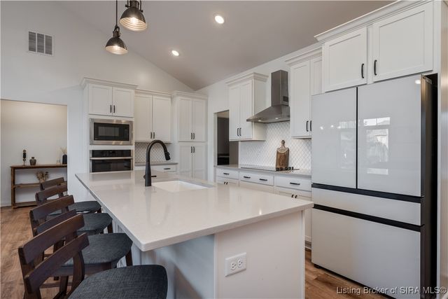 1810 Medinah Way, Henryville, IN 47126