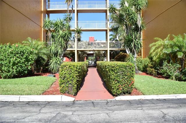 2366 Mall DR 211, Fort Myers, FL 33901