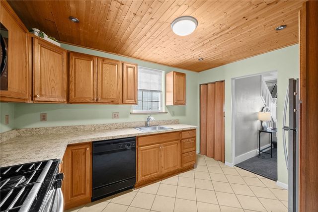 180 Hinkel Road, Ross Twp, PA 15229