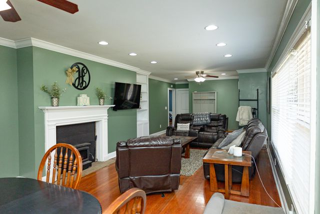 303 Oakland Drive, Lafayette, GA 30728