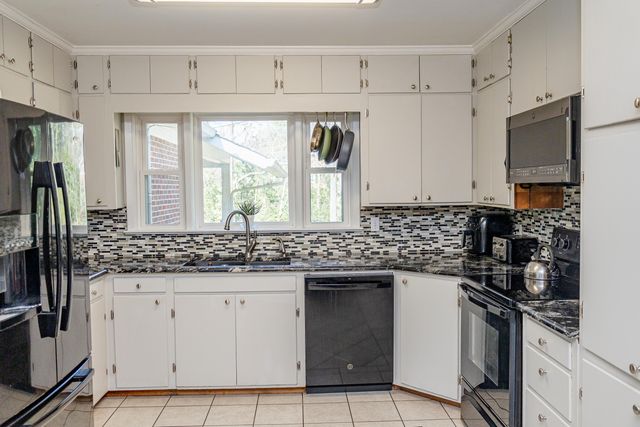 303 Oakland Drive, Lafayette, GA 30728