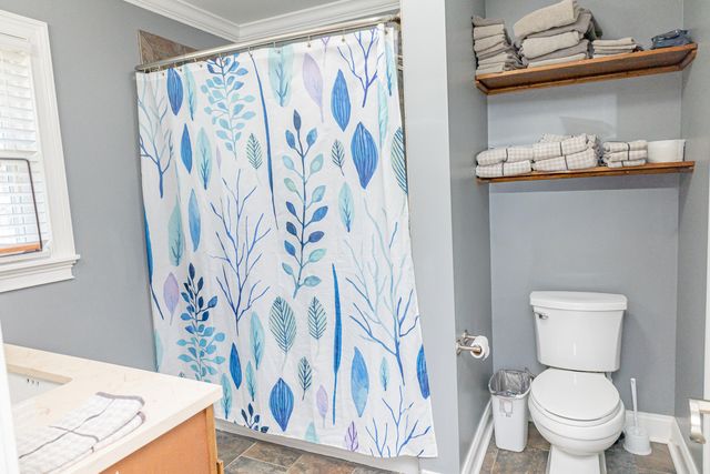 303 Oakland Drive, Lafayette, GA 30728