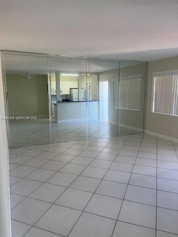 5050 Bayview Dr 17, Fort Lauderdale, FL 33308