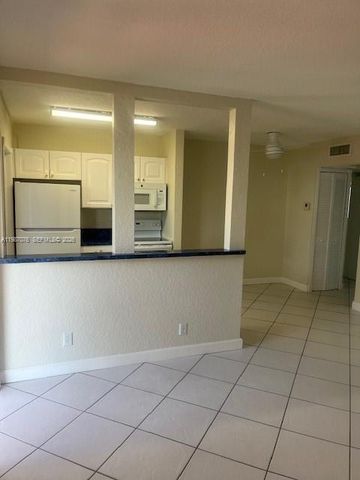 5050 Bayview Dr 17, Fort Lauderdale, FL 33308