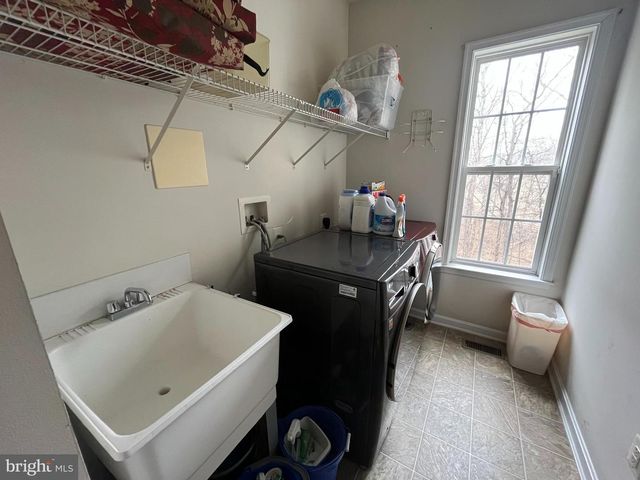 7 DONOVAN CT, Knoxville, MD 21758