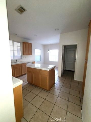 14344 Honeyhill, Victorville, CA 92394