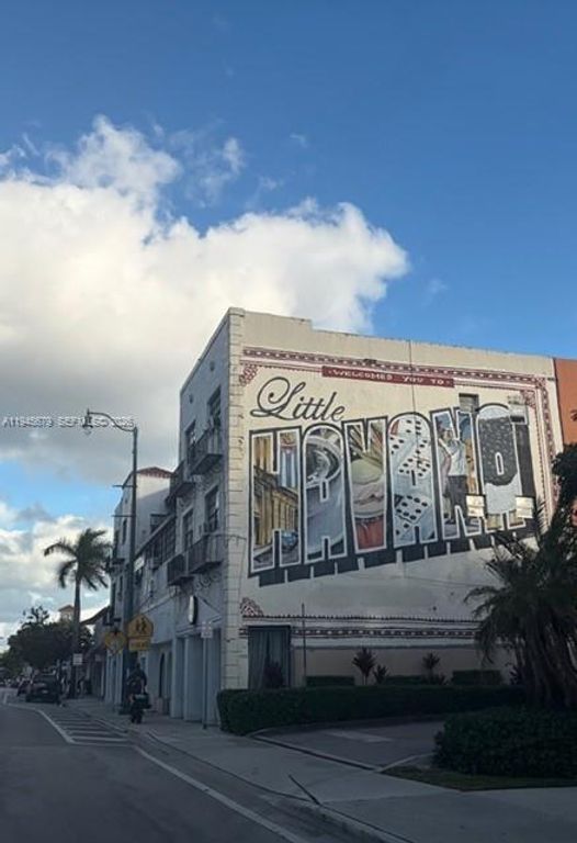 2614 SW 8th St, Miami, FL 33135