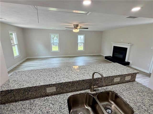 5124 Bellows Ln, Virginia Beach, VA 23455