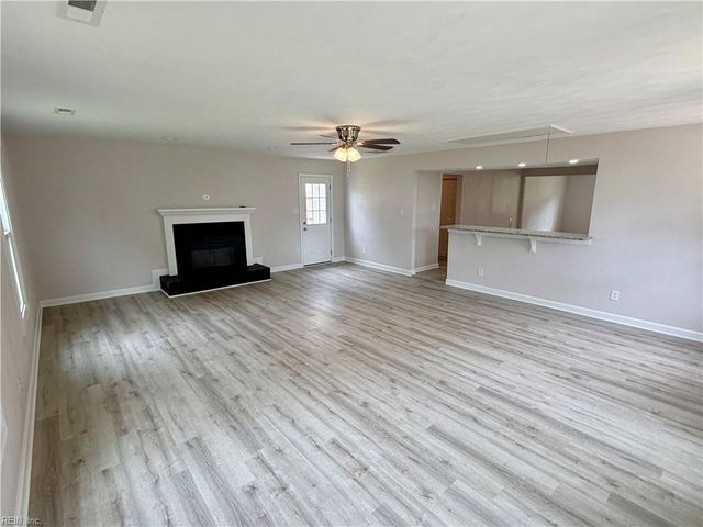 5124 Bellows Ln, Virginia Beach, VA 23455