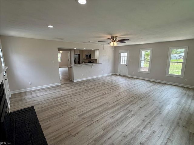 5124 Bellows Ln, Virginia Beach, VA 23455