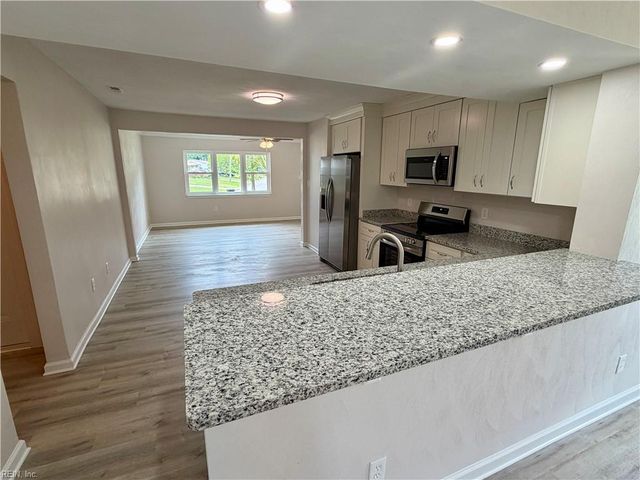 5124 Bellows Ln, Virginia Beach, VA 23455