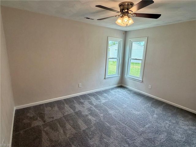 5124 Bellows Ln, Virginia Beach, VA 23455