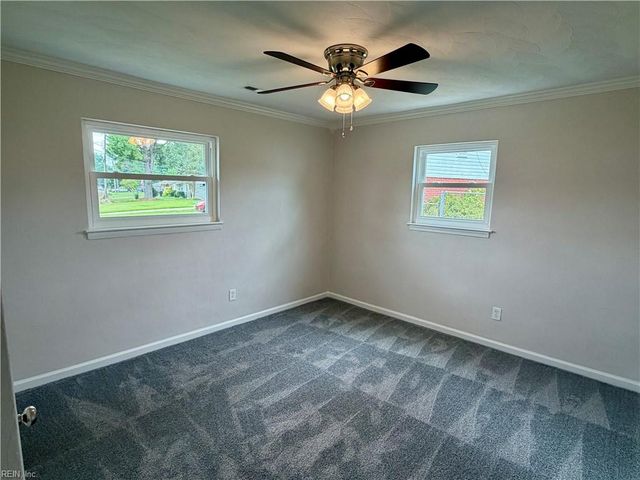 5124 Bellows Ln, Virginia Beach, VA 23455