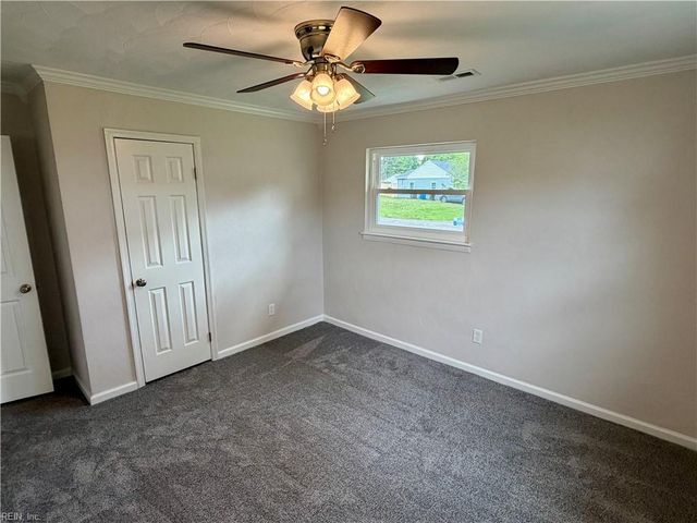 5124 Bellows Ln, Virginia Beach, VA 23455