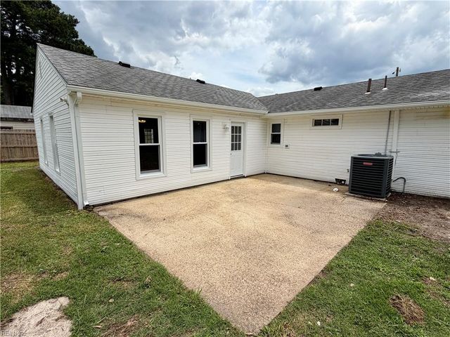 5124 Bellows Ln, Virginia Beach, VA 23455